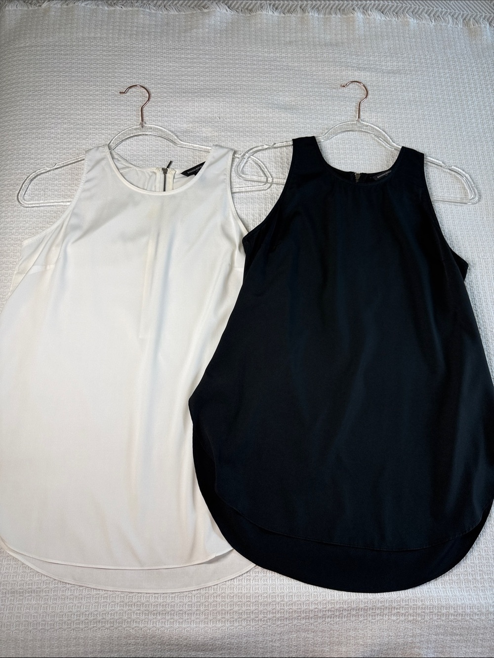 *BUNDLE OF 2 Banana Republic crewneck, sleeveless tops black & ivory size small